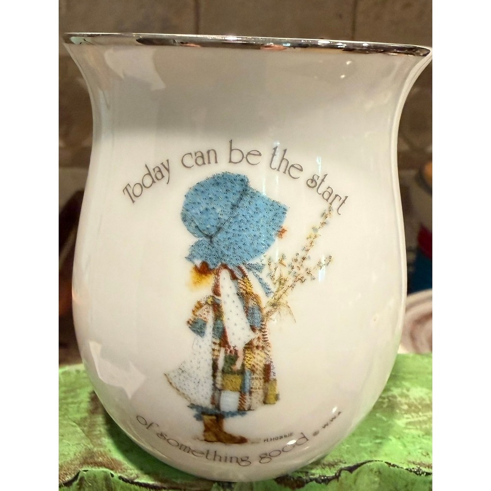 Vtg 1976 Holly Hobbie Porcelain Vase Today Can Be The Start Of Something Good